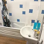 Renove 50m2 Avec Jardin Commun Et Parking Prive Apartment *