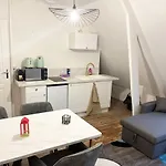 Appartement Renove 50m2 Avec Jardin Commun Et Parking Prive *