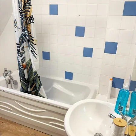 Apartment Renove 50m2 Avec Jardin Commun Et Parking Prive *